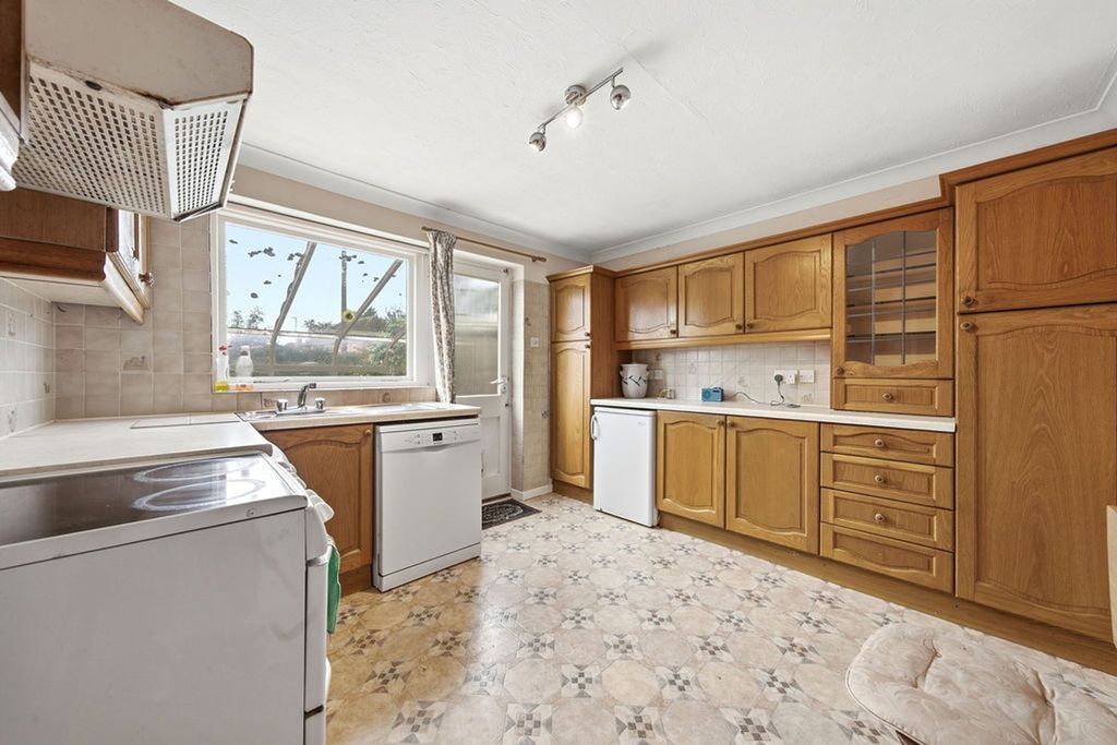 Property photo 3 of 16