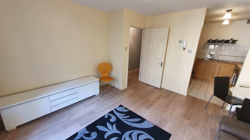 Property photo 3 of 31