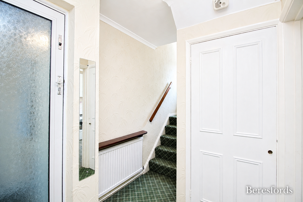 Property photo 2 of 14 Hallway