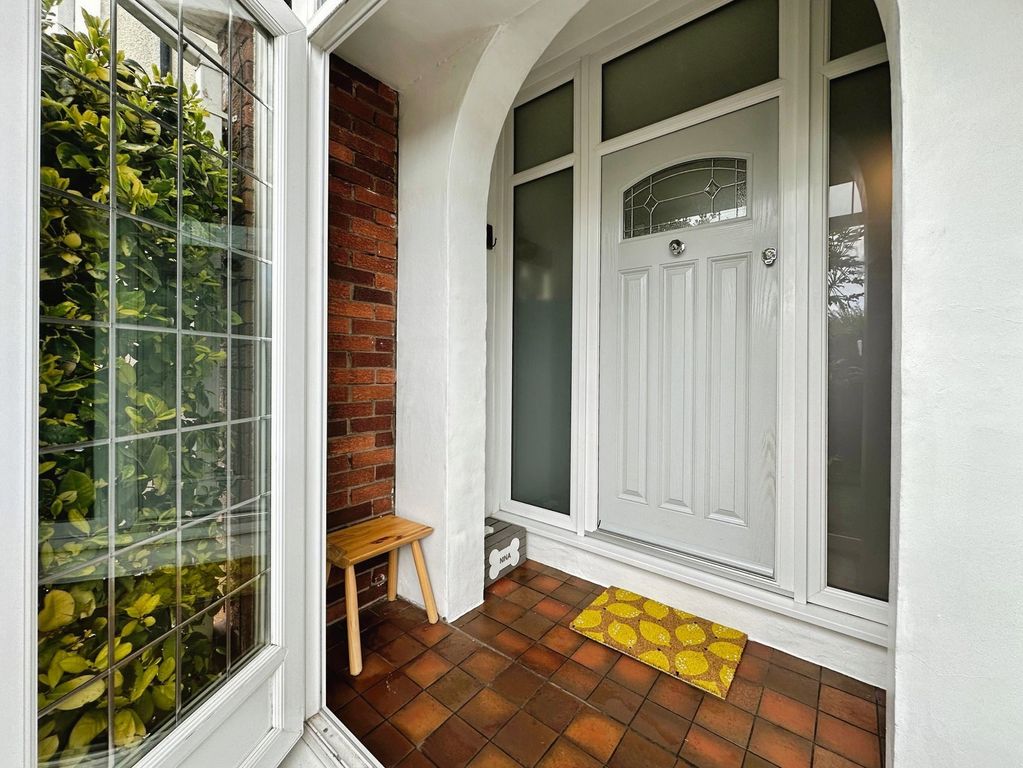 Property photo 2 of 25