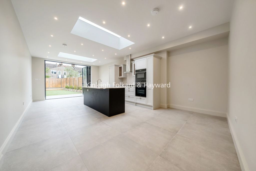 Property photo 1 of 12 ce52581c-5Aab-4d90-A