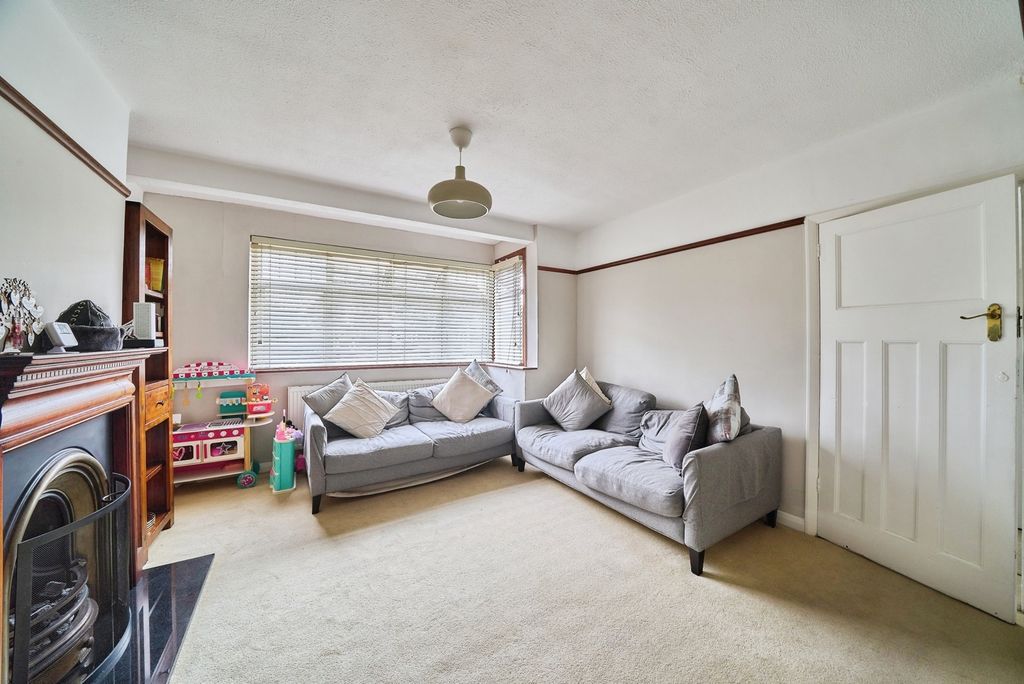 Property photo 2 of 17 Photo
