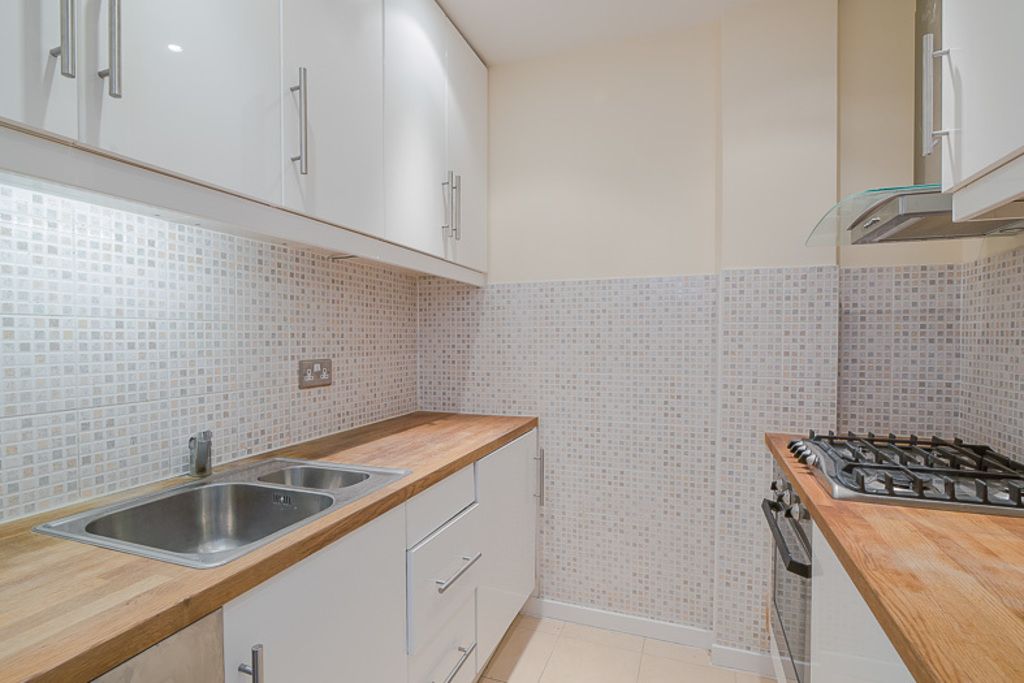 Property photo 2 of 5 Kitchen