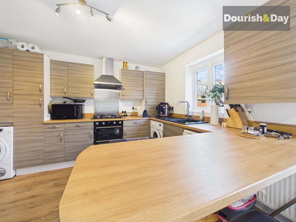 Property photo 3 of 13