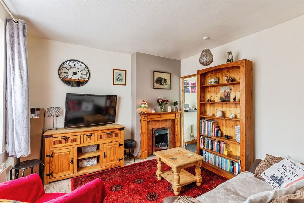 Property photo 2 of 17