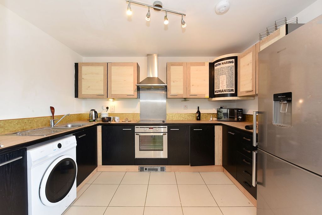 Property photo 2 of 6