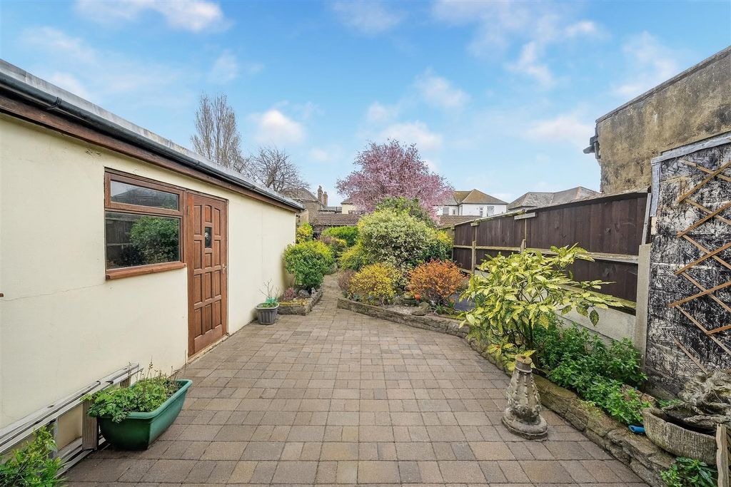 Property photo 2 of 18 02.Jpg