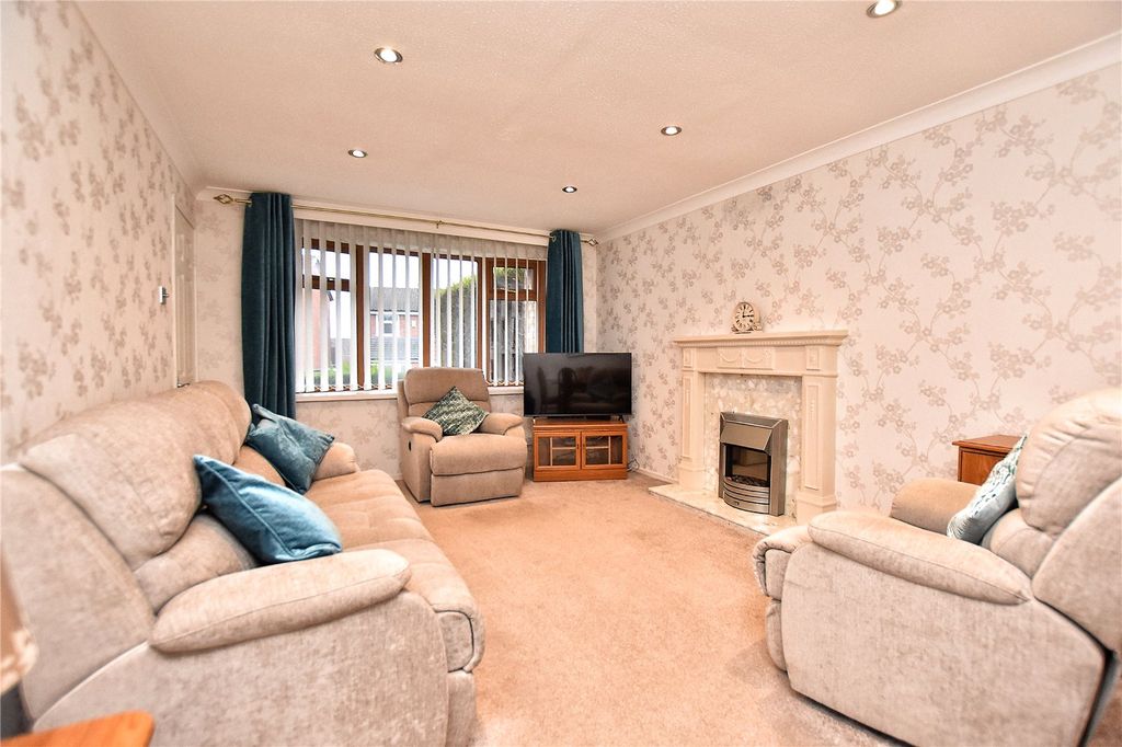 Property photo 3 of 12 Living Room