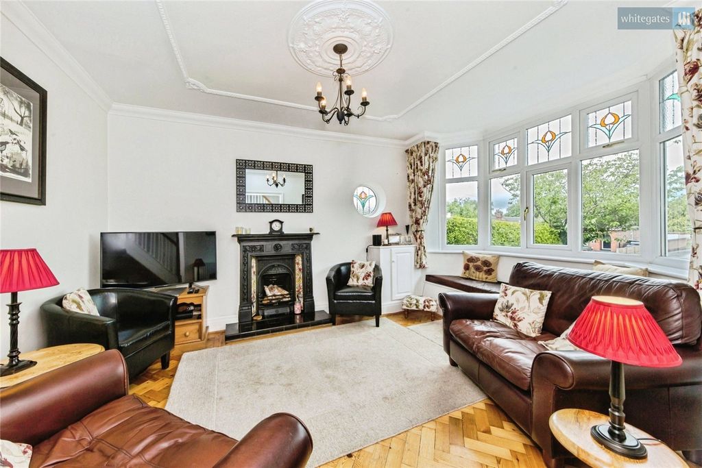 Property photo 2 of 43 Picture No. 01