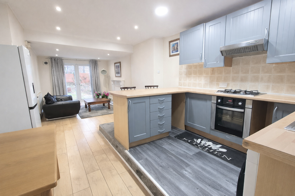 Property photo 1 of 6 Photo 3