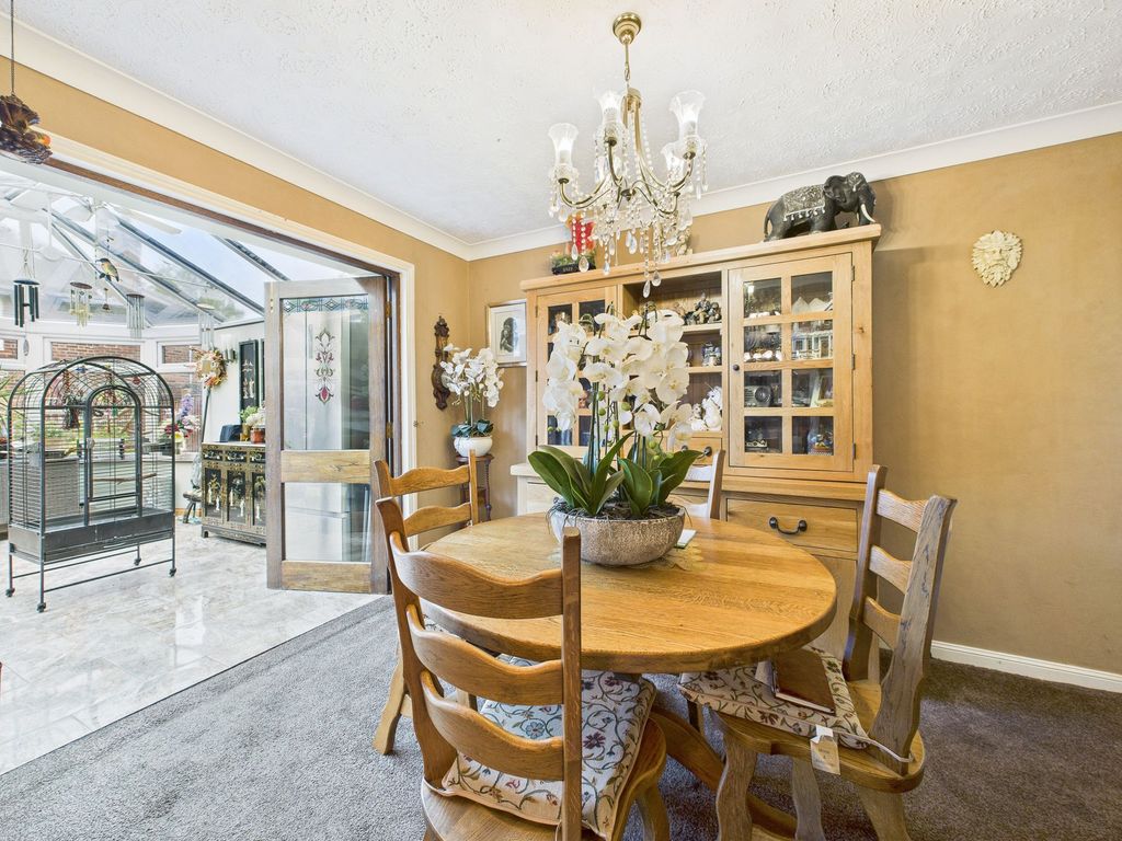 Property photo 3 of 16 Dining Room