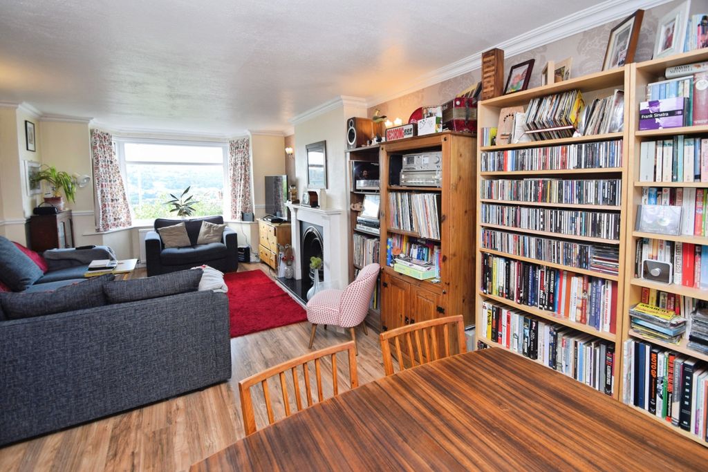 Property photo 3 of 29