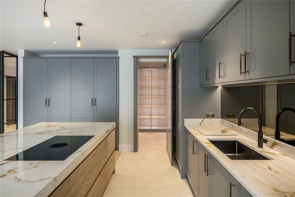 Property photo 3 of 13 Kitchen