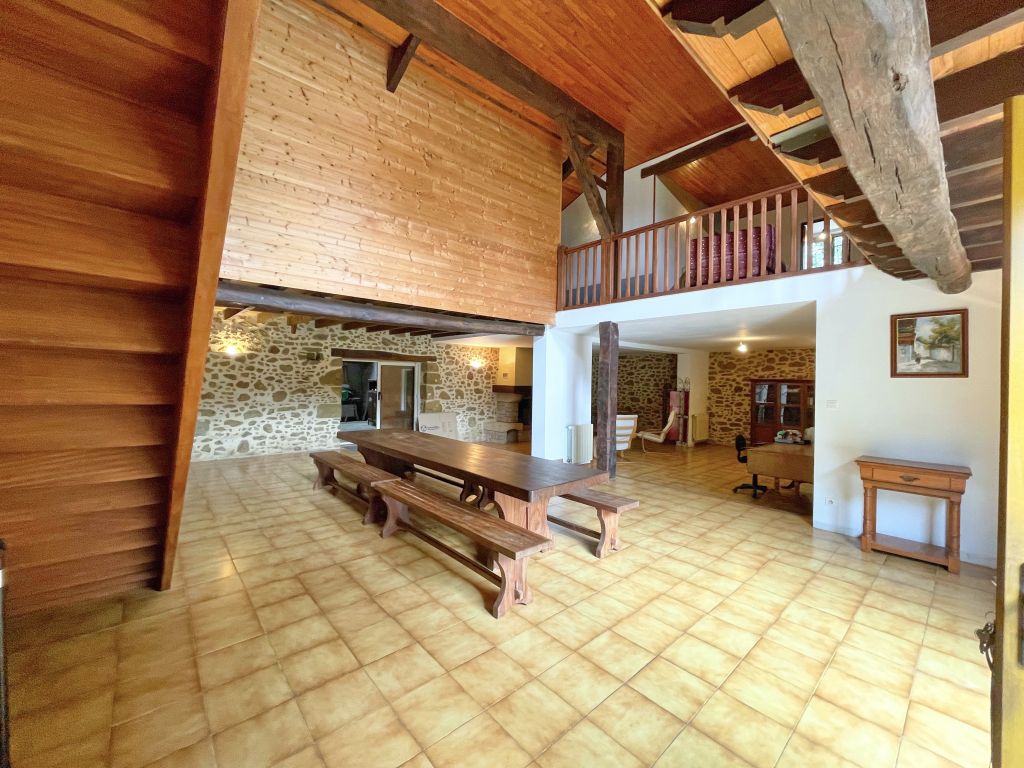 Property photo 2 of 23 Photo_0B14d74A8715844Fb1Fc81c7A70A38A3