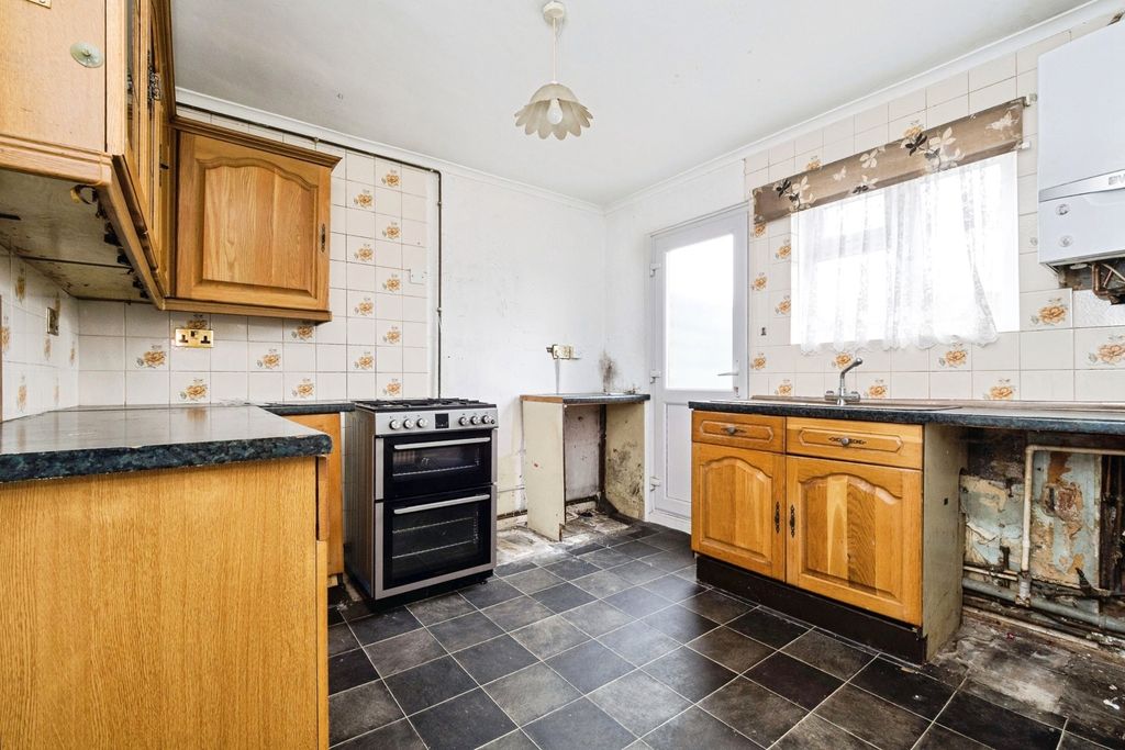 Property photo 2 of 17 Photo