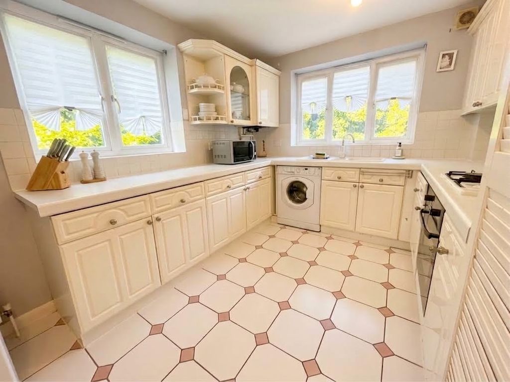 Property photo 3 of 9