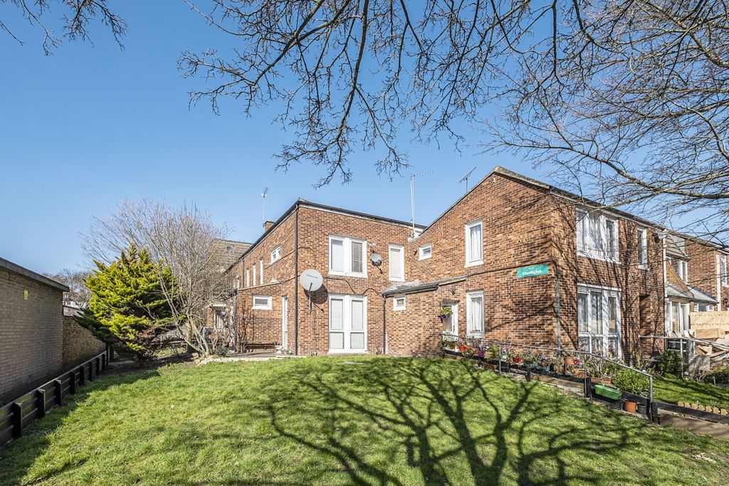 Property photo 2 of 11