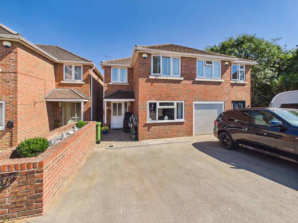 Property photo 1 of 18 3 Bedroom Semi-Detached House For Sale