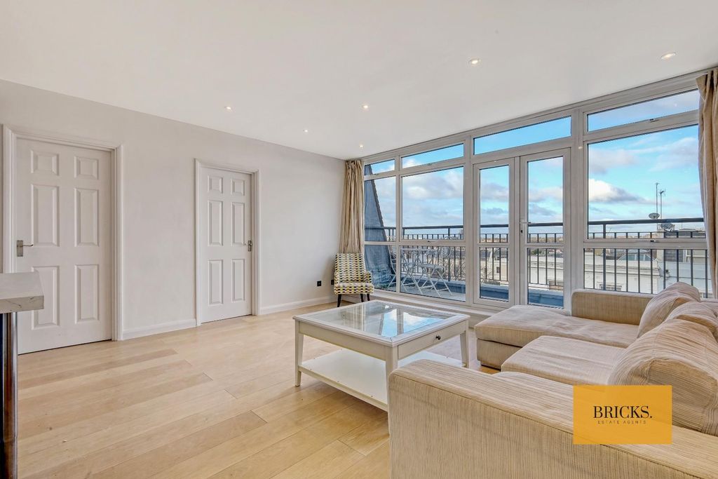 Property photo 3 of 25