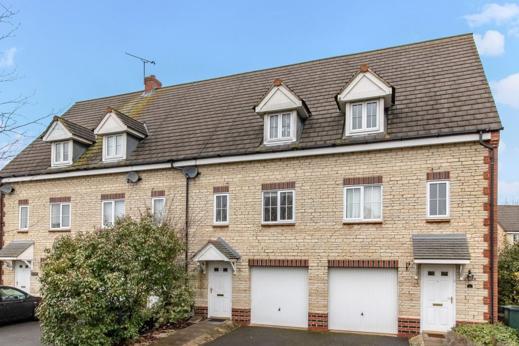 Property photo 1 of 9 84313