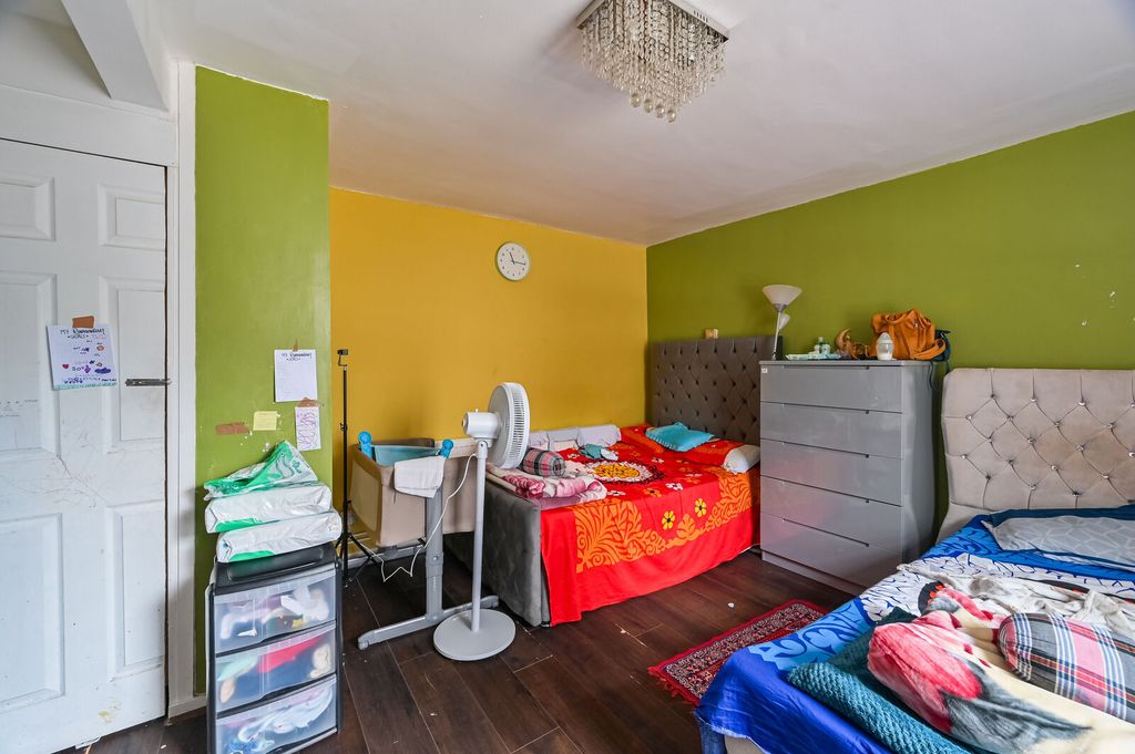 Property photo 2 of 11