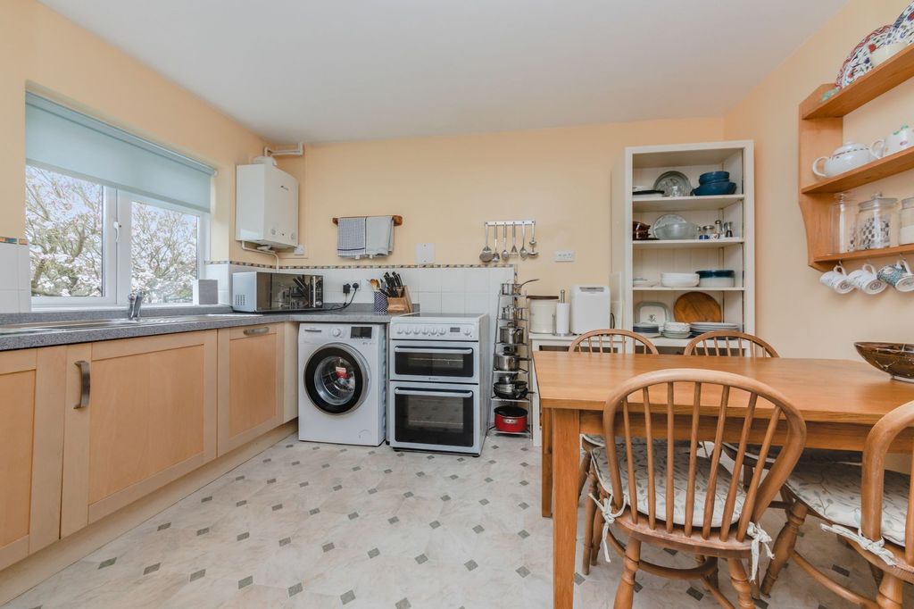 Property photo 3 of 26