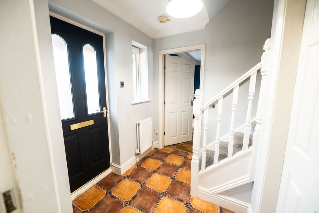 Property photo 3 of 24