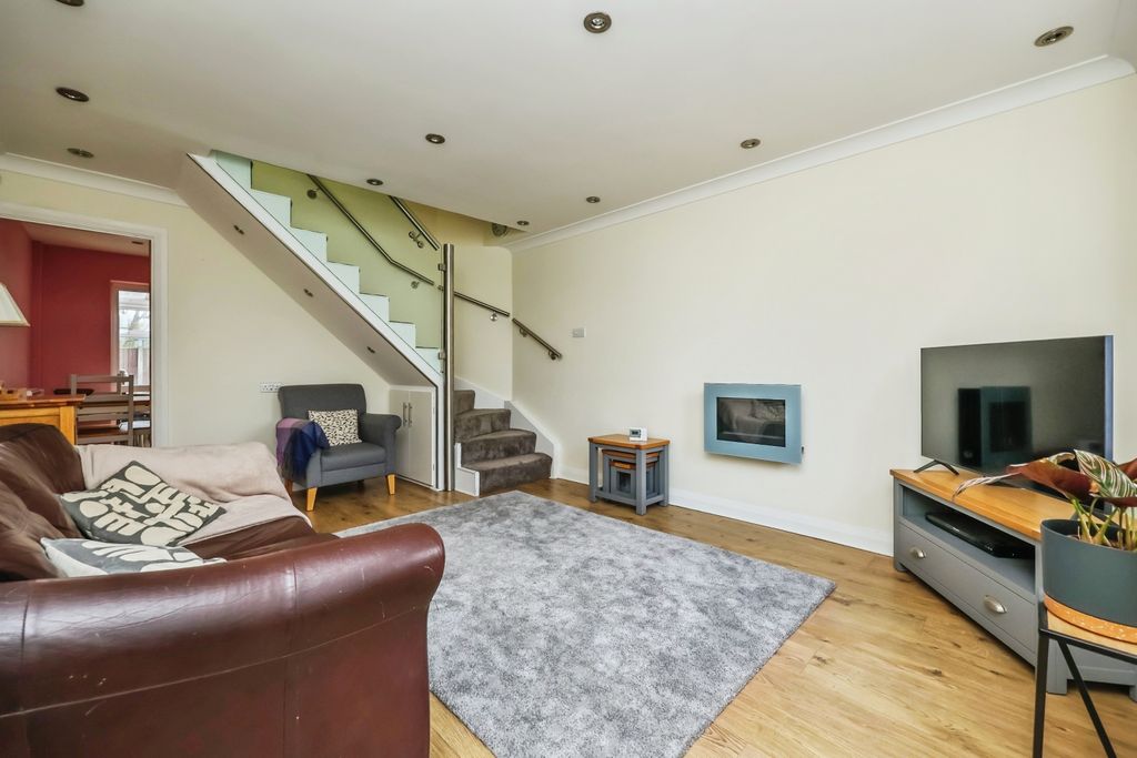 Property photo 3 of 15