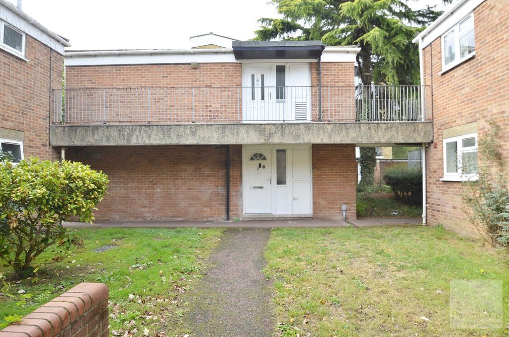 Property photo 2 of 8