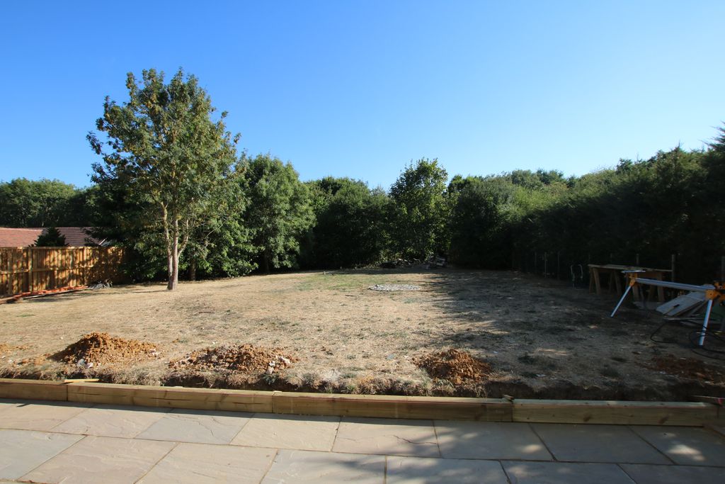Property photo 3 of 14 Hheathd