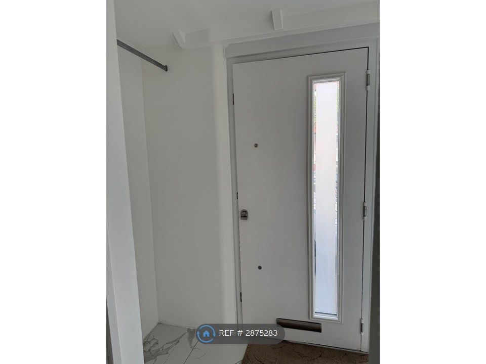 Property photo 2 of 24 Enterance