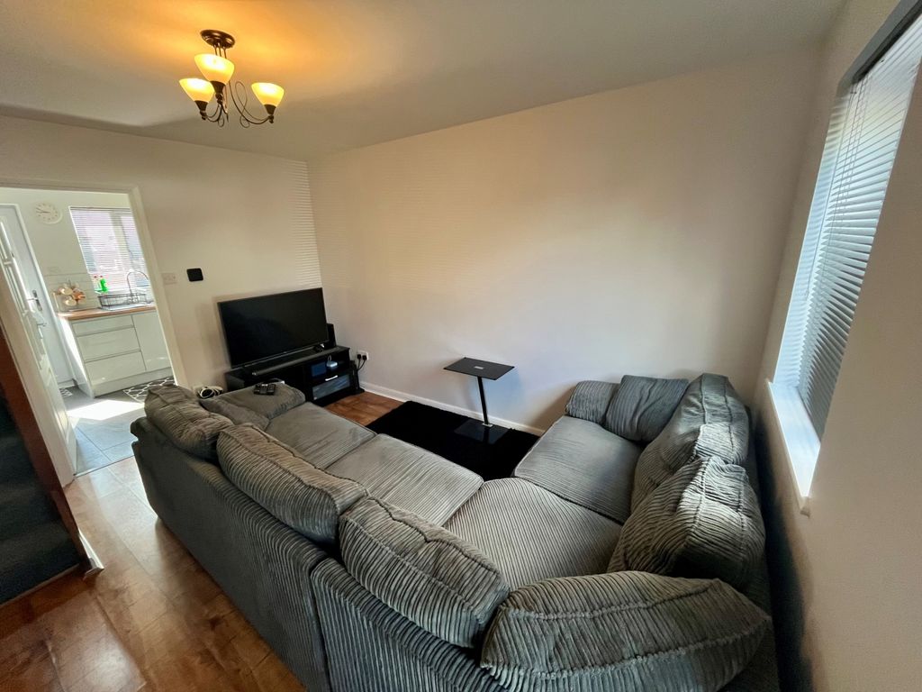 Property photo 2 of 10 1