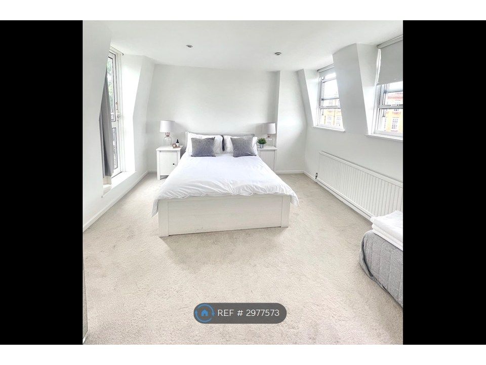 Property photo 1 of 17 Bedroom 1