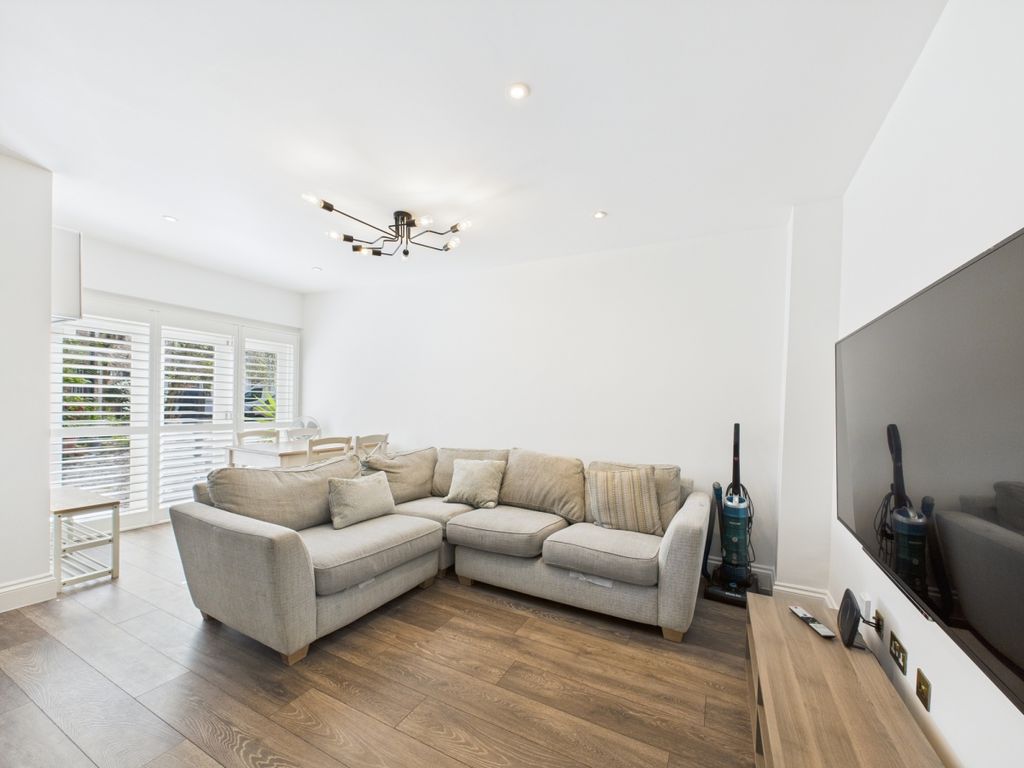 Property photo 3 of 9 Reception