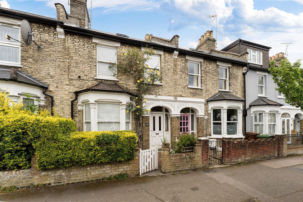Property photo 1 of 45 Kenilworth Avenue, E17