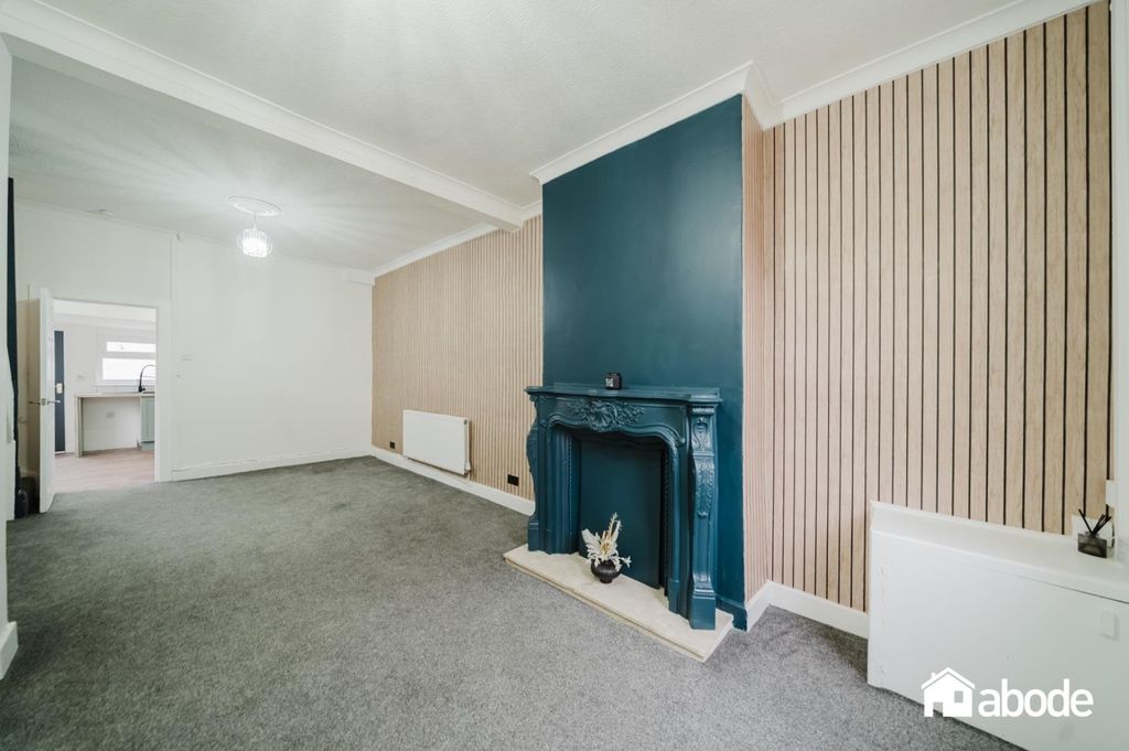 Property photo 3 of 23 Dsc00675-Hdr.Jpg