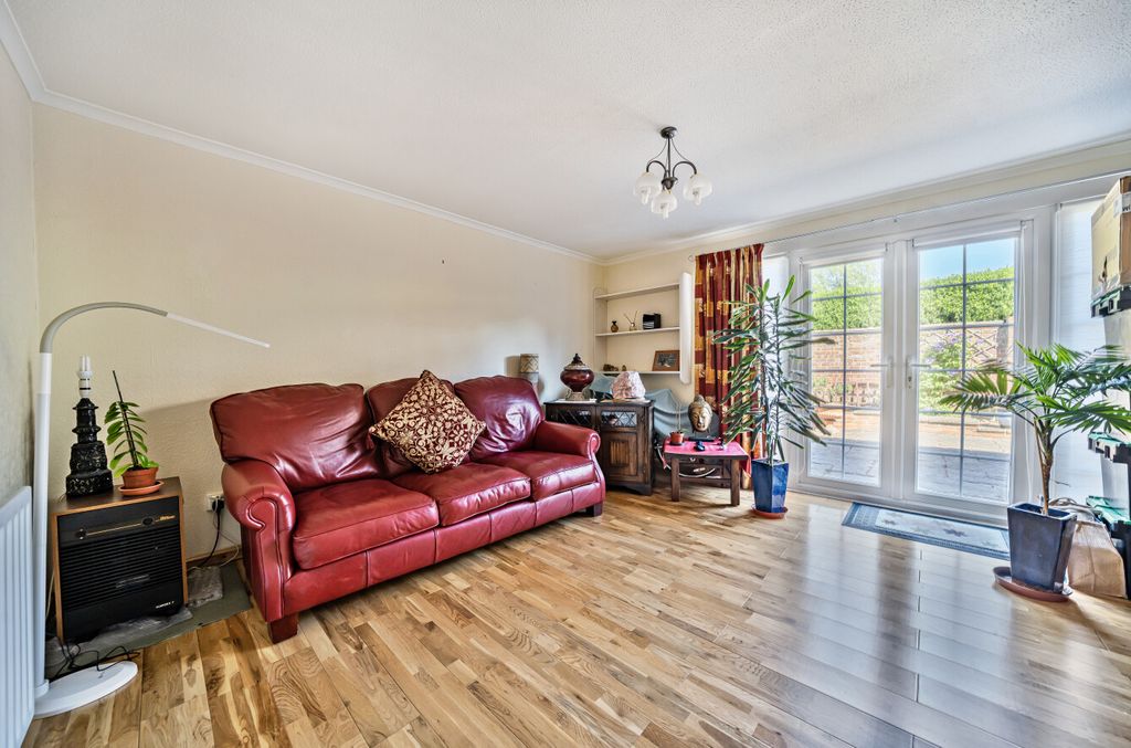 Property photo 2 of 14 Lounge1