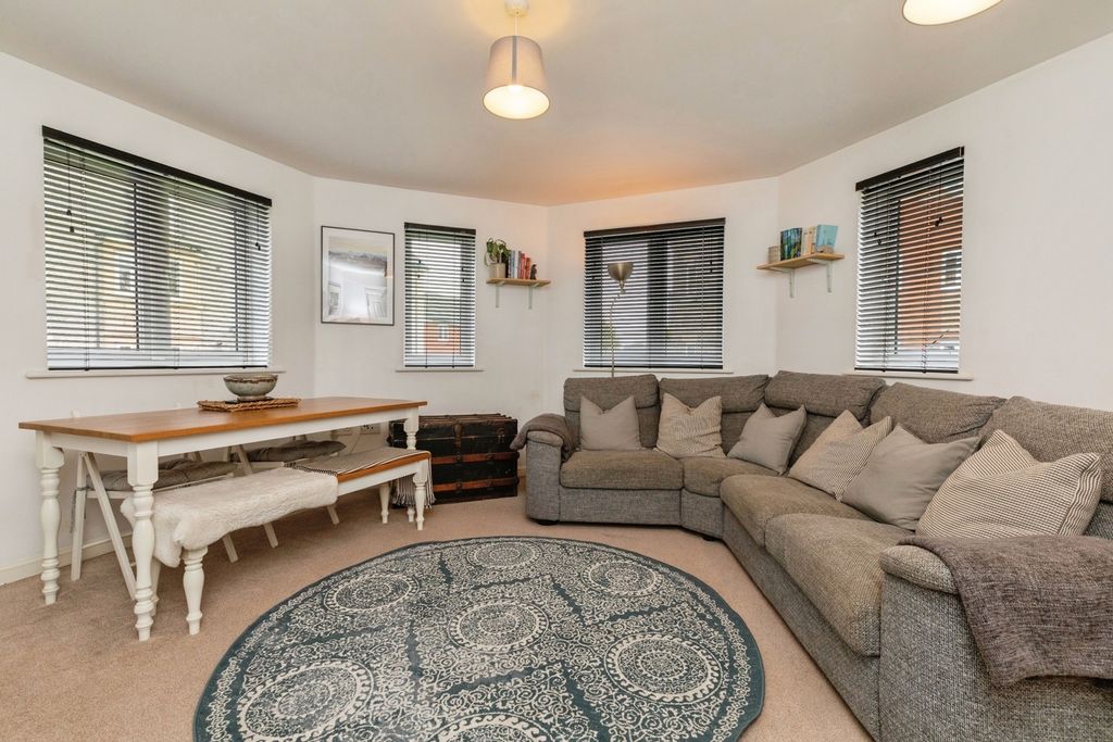 Property photo 3 of 17 Photo