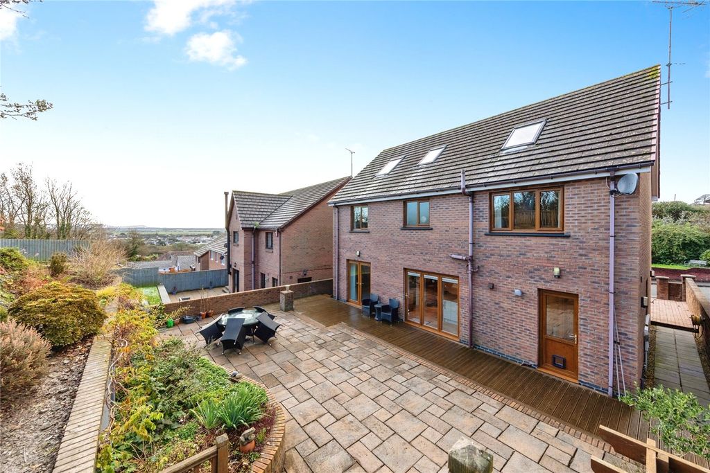 Property photo 2 of 30 Picture No. 48