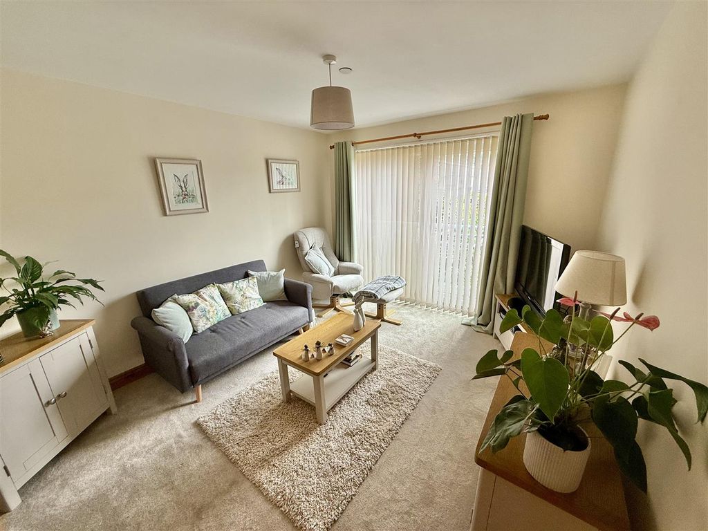 Property photo 2 of 11 Sitting Room.Jpg