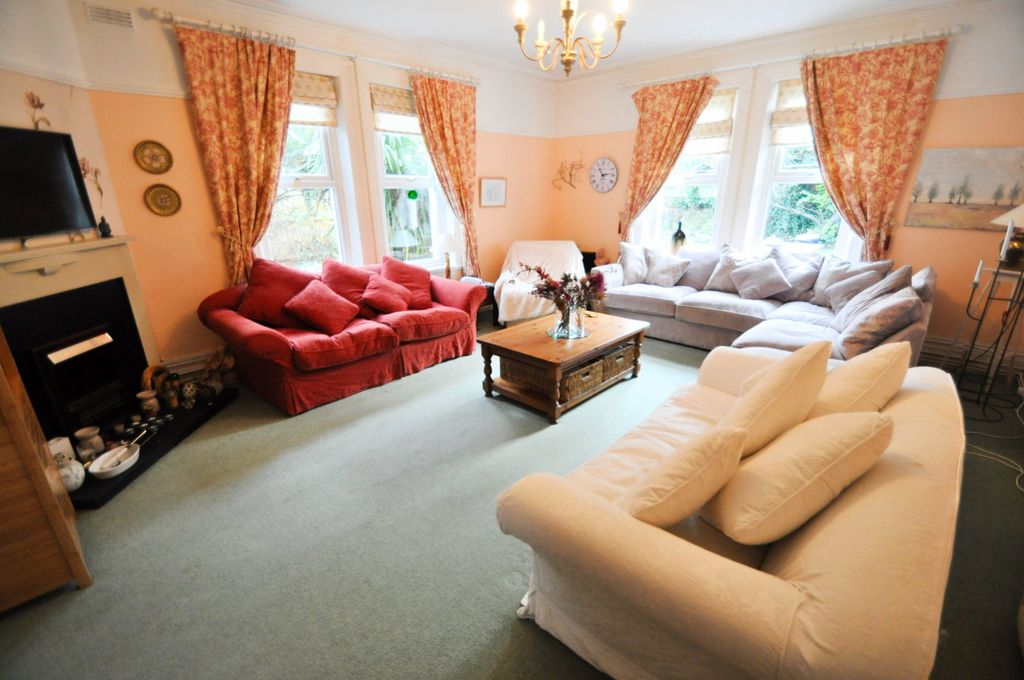 Property photo 2 of 23