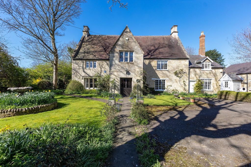 Property photo 1 of 49