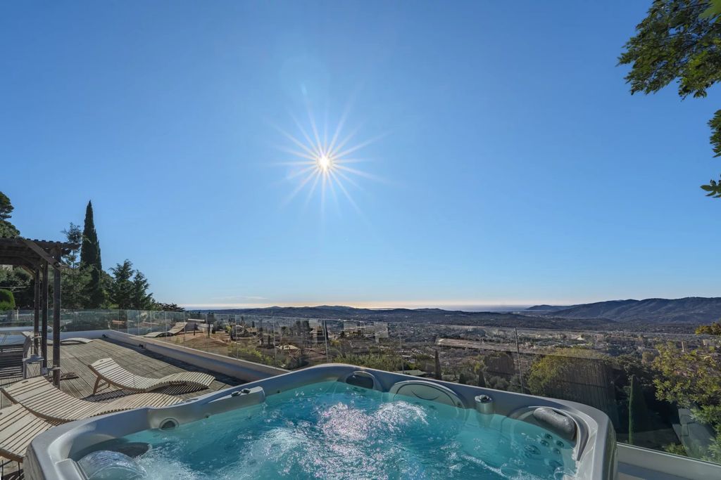 Property photo 3 of 34