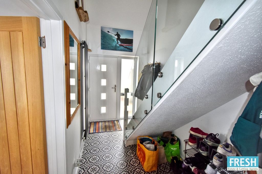 Property photo 3 of 48