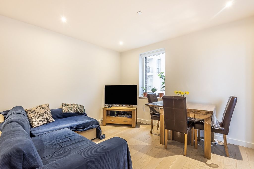 Property photo 2 of 11 Reception