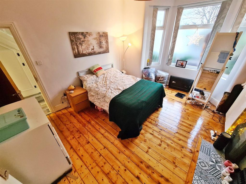 Property photo 3 of 20