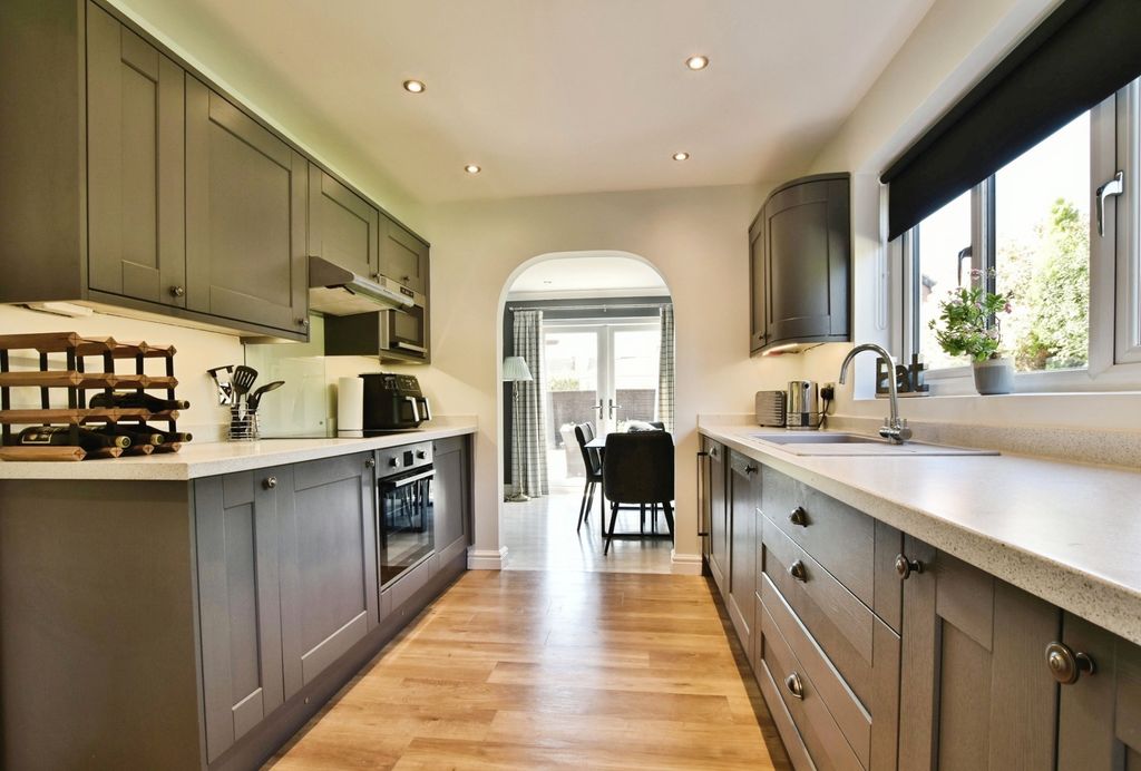 Property photo 3 of 20 Pbox-Img.Jpg