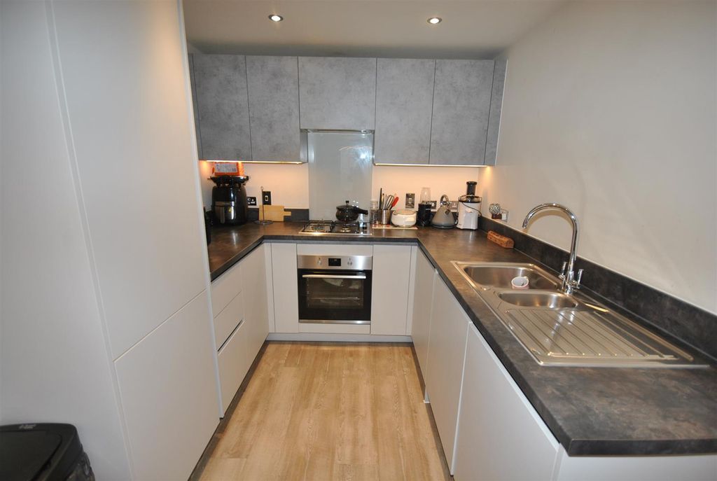 Property photo 3 of 12 Kitchen/Diner