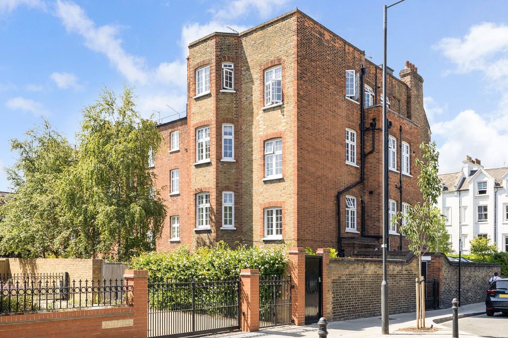 Property photo 3 of 10 Exterior