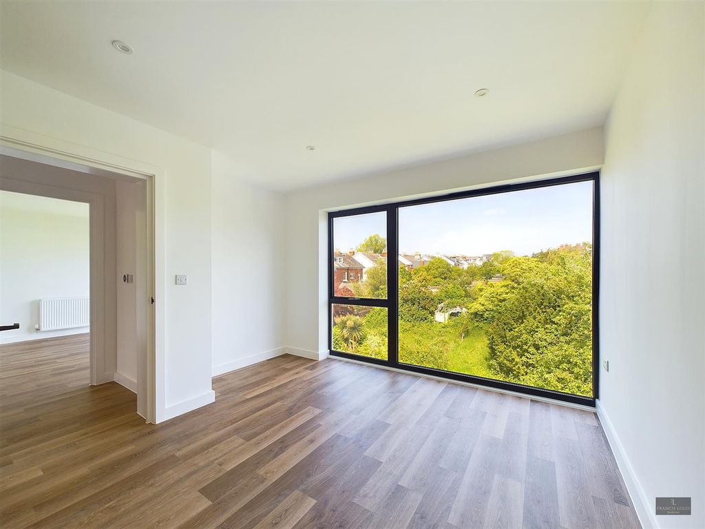 Additional image 9 of 2 bed flat to rentNew North Road, Exeter EX4